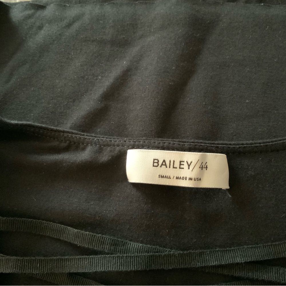 BAILEY 44 duo. EBONY & IVORY. Tank & Blouse. (Bailey2). - Picture 13 of 15